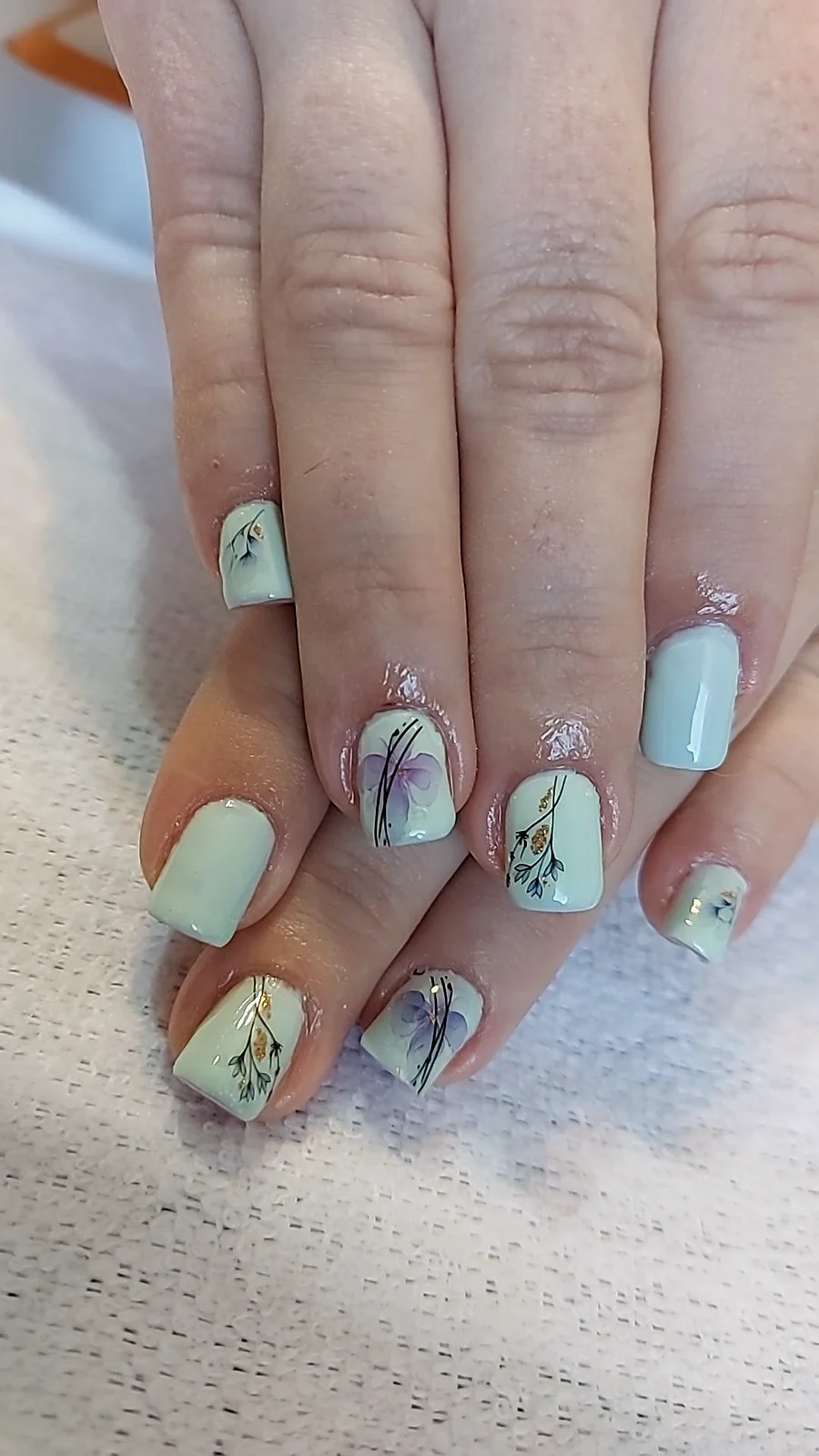 Basia Nails Studio — Kwiatowe
